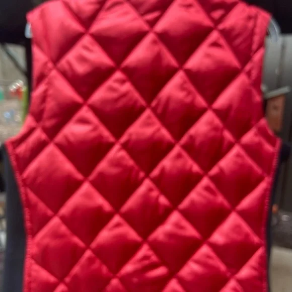 Lightweight Reversible Vest - Picture 10 of 11